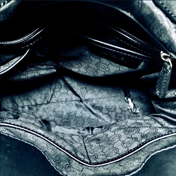 Michael Kors Large Hamilton Bag - Picture 4 of 5